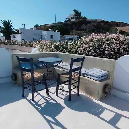 The Commander's House * Emporio (Santorini)