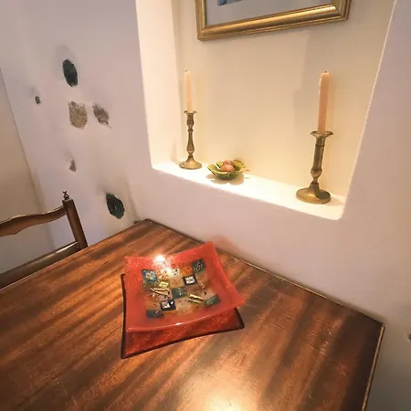 The Commander's House Emporio (Santorini)