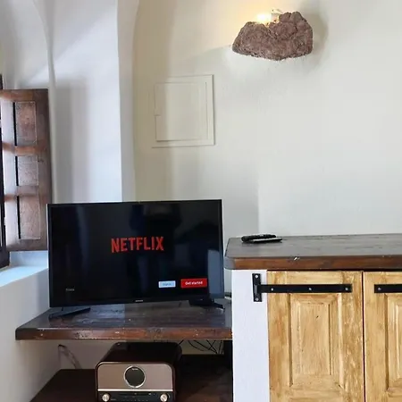 The Commander's House * Emporio (Santorini)