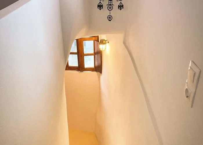 بيت للعطل The Commander's House *