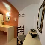 別荘 The Commander's House Emporio (Santorini)