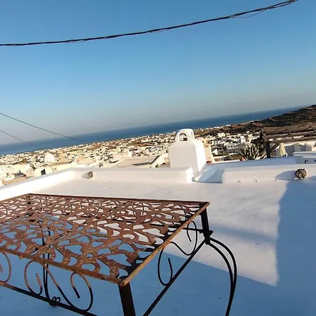 別荘 The Commander's House Emporio (Santorini)