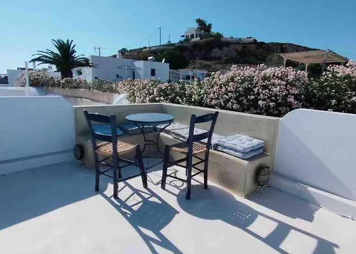 The Commander's House * Emporio (Santorini)